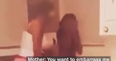 أمريكية تنشر فيديو "علقة ساخنة" لابنتها بعد نشرها صورا إباحية على فيس بوك