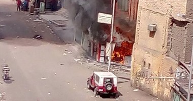 حريق هائل يدمر صيدلية وسط مدينة أسوان