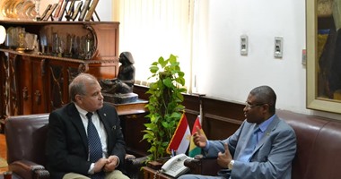 رئيس جامعة الإسكندرية يستقبل سفير غينيا للتعاون البحثى