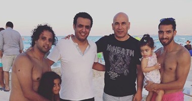 إبراهيم حسن يستجم فى المصيف مع الكاديكى وحسن مصطفى وشكرى