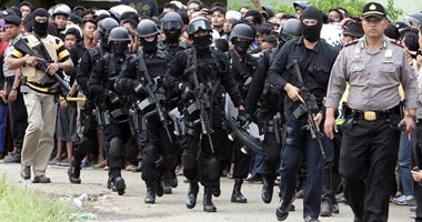 سلطات إندونيسيا تضبط أسلحة وذخيرة بحوزة متشدد اعتقلته