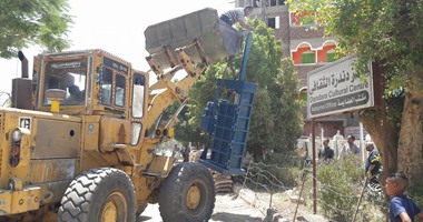 محافظ قنا:رفع 55 طن مخلفات في اليوم الثاني للمرحلة الثانيه من مبادرة حلوة يا بلدي 