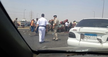 إصابة 4 أشخاص فى حادث تصادم مقطورة وسيارة ملاكى بطريق إسكندرية الصحراوى