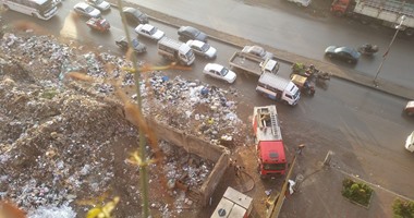 صحافة المواطن: بالصور.. أكوام من القمامة متراكمة فى شارع بورسعيد التابع لحى حدائق القبة