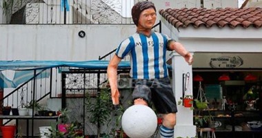 أخبار ميسي اليوم.. نقد شديد لتمثال البرغوث الذى نحته أطفال الأرجنتين