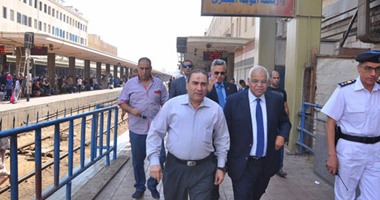 وزير النقل يعلن عودة قطارات الصعيد بعد إخلاء موقع تصادم العياط