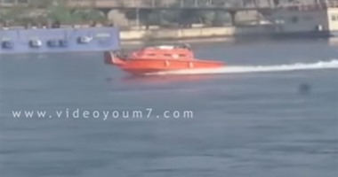 بالفيديو..شرطة المسطحات المائية تبحث عن جثة شاب غرق بالقرب من كوبرى قصر النيل