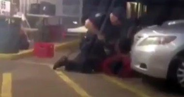 تداول فيديو جديد للشرطة الأمريكية تقتل مواطنا "أسود" بطريقة وحشية