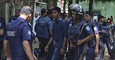 بالصور.. مقتل 4 أشخاص وإصابة 12 فى انفجار قنبلة أثناء صلاة العيد ببنجلادش