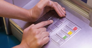 دراسة أمريكية: الساعات الذكية تساعد على سرقة الأرقام السرية لبطاقات ATM
