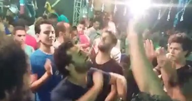 بالفيديو.. محمد صلاح يرقص "شعبى" فى أحد الأفراح