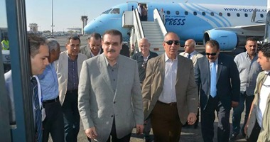 وزير النقل يصل مطار الغردقة الدولى لبدء جولته بالبحر الأحمر