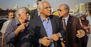 محافظ القاهرة يسحب رخص السيارات المخالفة بمحور مصطفى النحاس
