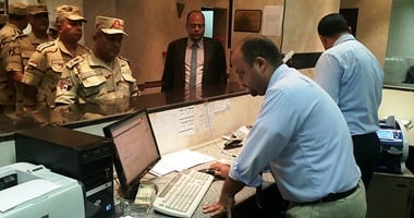 بالصور..تبرع قيادات وضباط الدفاع الجوى بالمنطقة الغربية لـ"تحيا مصر"