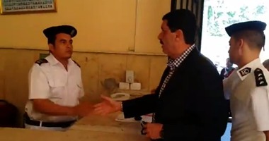 حبس ضابط شرطة 4 أيام لاتهامه بقتل شخص وإصابة 2 بالإسكندرية