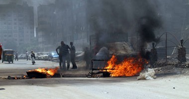 الإخوان يقطعون شارع الحرية فى المطرية بإطارات السيارات المشتعلة