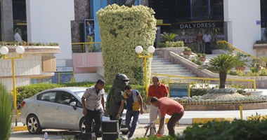 خبراء المفرقعات يبطلون قنبلة بدائية الصنع فى مول بمدينة نصر