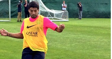 بالصور.."سواريز" يشارك فى تدريبات برشلونة لأول مرة