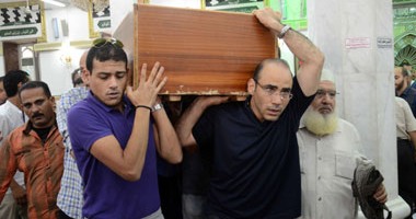 تشييع جثمان مصطفى حسين من السيدة نفيسة عقب صلاة الظهر
