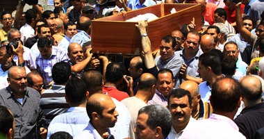 أهالى قرية تلات بالفيوم يشيعون جنازة رقيب شرطة استشهد بالعريش