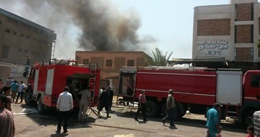 السيطرة على حريق محدود بمخزن للمواد الغذائية فى قرية بالشرقية