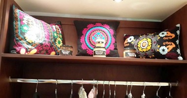 بالصور.. زينى منزلك بـ"مساند" تحمل اللمسات التراثية وعبارات ترحيب