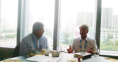 وزير الرياضة يلتقى رئيس الاتحاد الدولى للخماسى الحديث بالصين