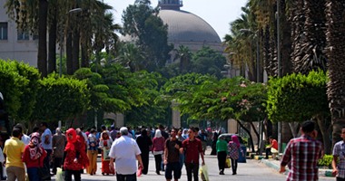 وقفة لطلاب الدراسات العليا بجامعة القاهرة اعتراضا على زيادة المصاريف