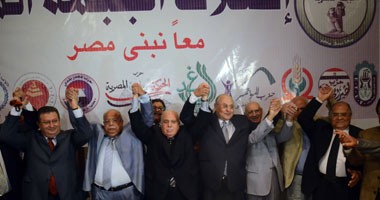 وصول حسين مجاور وقيادات "الجبهة المصرية" لمؤتمر تدشين الائتلاف
