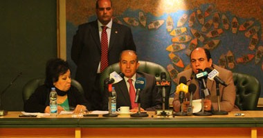 رئيس وزراء ليبيا الأسبق: القذافى أحضر "الناتو" بقتله الجماعى للثوار 
