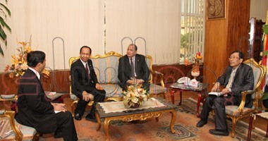 رئيس جامعة طنطا ونوابه يلتقون المستشار الثقافى لسفارة أندونسيا