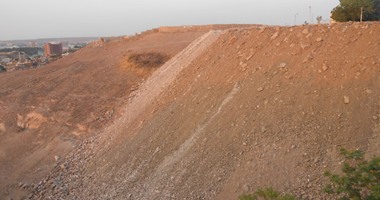 أهالى "حى عثمان" يطالبون محافظ أسوان بوقف تعديات ردم وادى النيل