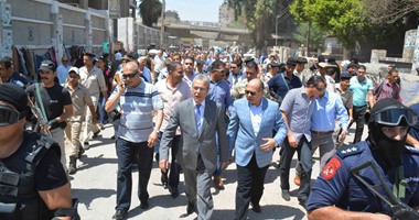 محافظ المنيا ومدير الأمن يتفقدان "سوق الحبشى" بحى وسط المدينة