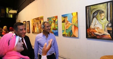 محافظ البحيرة يفتتح معرض الفنانة التشكيلية إيمان سلطان بالقاهرة