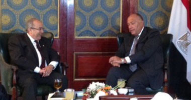 وزير الخارجية ونظيره الجزائرى يبحثان الأوضاع السياسية والأمنية فى ليبيا