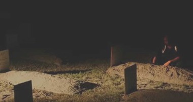 بالفيديو.. سكان مقابر البساتين يصرخون: «إحنا مدفونين بالحياة.. والنور قاطع على طول»