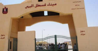 وزيرا النقل والتجارة يصلان مطار أبو سمبل لافتتاح ميناء قسطل البرى
