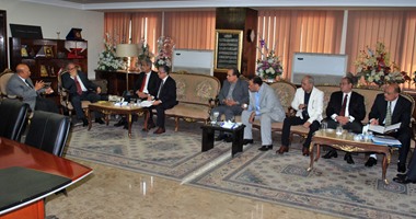 عادل لبيب يعد جابر عصفور بحل أزمة قصر ثقافة المحلة