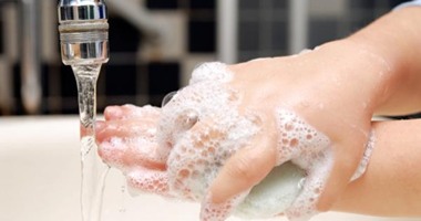 دراسة أمريكية تحذر من غسل الدواجن ونظافة الأطفال الزائدة