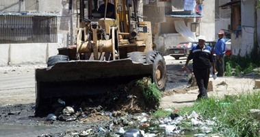 حملات مكثفة لرفع تراكمات القمامة ببورسعيد