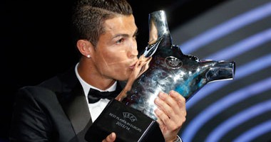 كريستيانو رونالدو يتوج بجائزة أفضل لاعب فى أوروبا