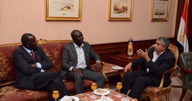 محافظ الإسكندرية يستقبل وفدا من جنوب السودان لبحث التعاون بين البلدين