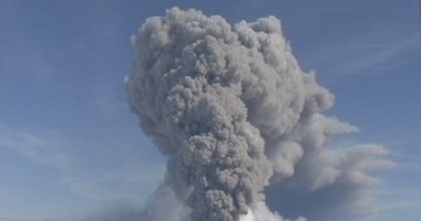 ثوران جديد لبركان سينابونج بإندونيسيا