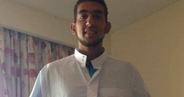 "كوكا" يستعد لصلاة الجمعة بـ"الجلابية"