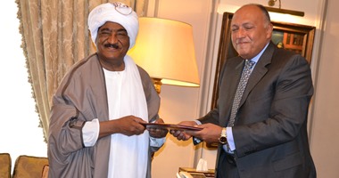 وزير الخارجية يتسلم أوراق اعتماد سفير السودان الجديد بالقاهرة