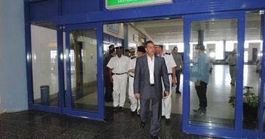 بالصور.. مدير أمن البحر الأحمر يتفقد الخدمات الأمنية بمطار مرسى علم
