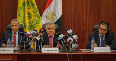 هشام رامز:شهادات الاستثمار الأداة الأفضل ليساهم المصريون فى قناة السويس
