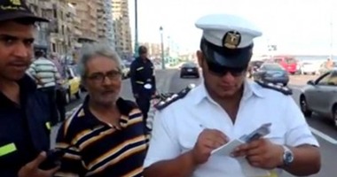 بالفيديو.. استمرار مجهودات شرطة الانضباط المرورى بالإسكندرية  