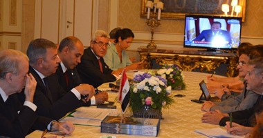 سفير مصر بروما يروج للاستثمار بقناة السويس فى مؤتمر صحفى