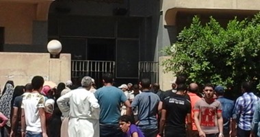 بالصور.. زحام شديد أمام السجلات المدنية بكفر الشيخ لاستخراج شهادات الميلاد